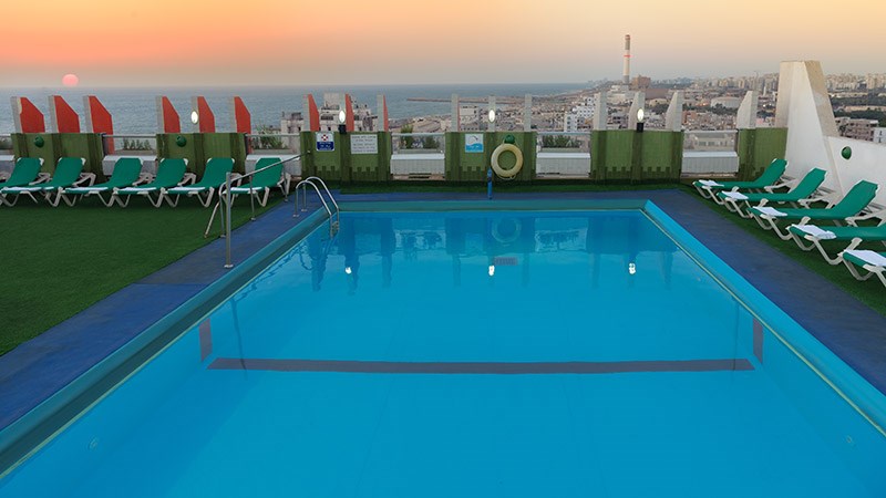 Grand Beach hotel pool
