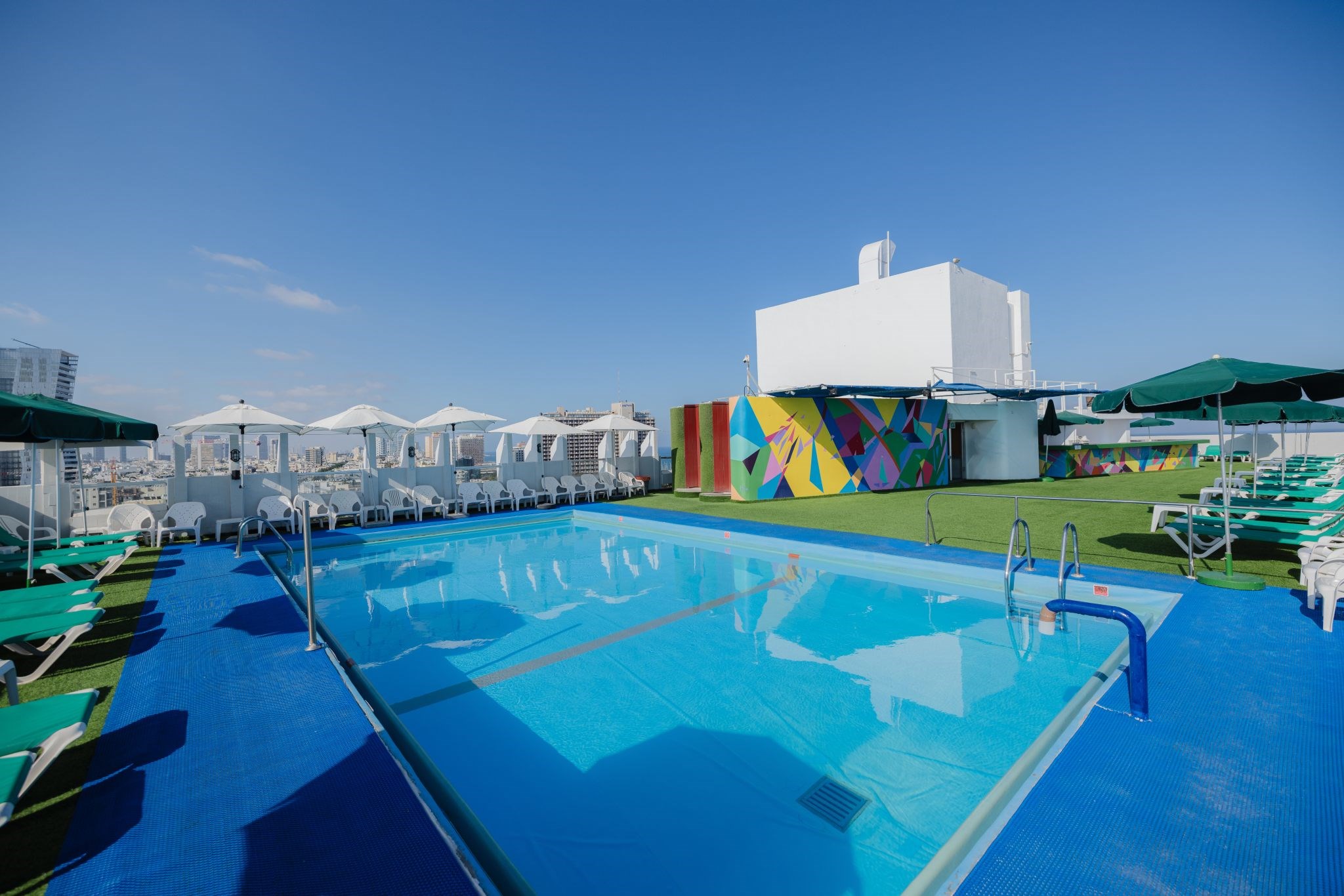 Grand Beach Hotel Tel Aviv | Swimming Pool