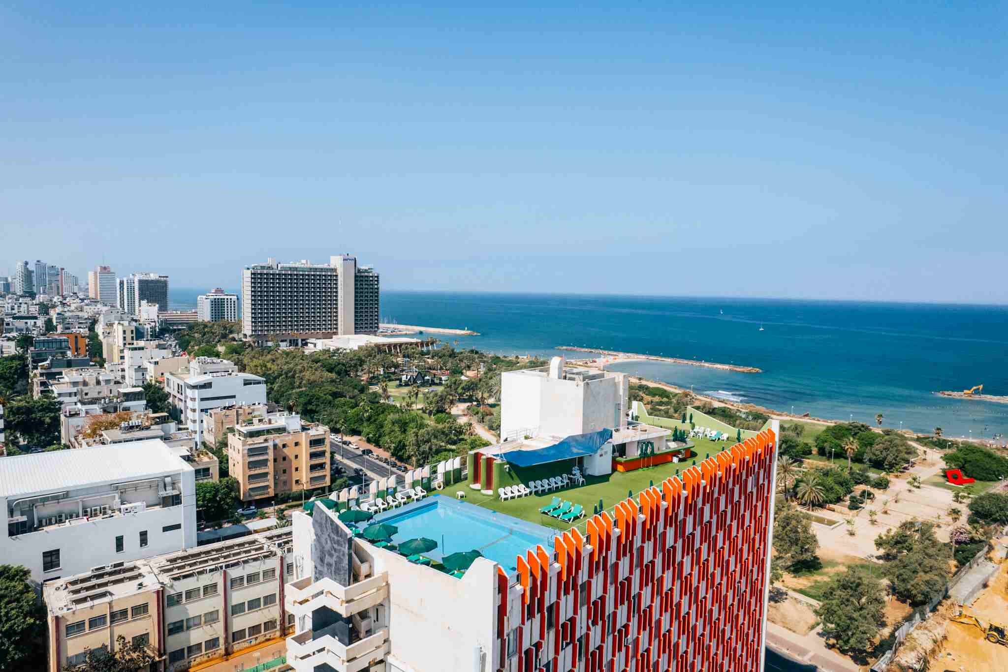 Grand Beach Hotel Tel Aviv | Swimming Pool