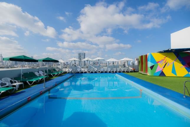 Grand Beach Hotel Tel Aviv | Swimming Pool