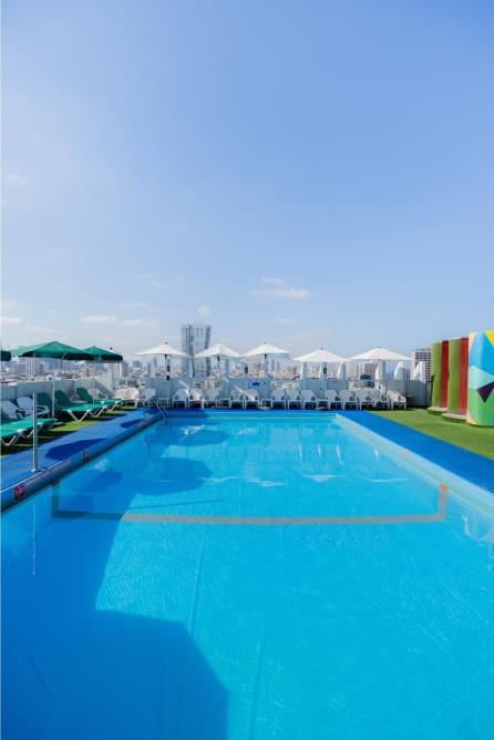 Grand Beach Hotel Tel Aviv | Swimming Pool