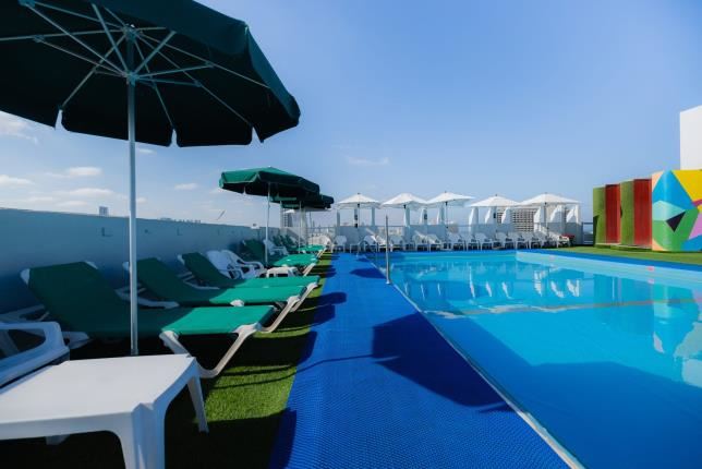 Grand Beach Hotel Tel Aviv | Swimming Pool