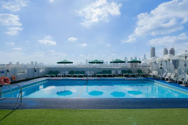 Grand Beach Hotel Tel Aviv | Swimming Pool