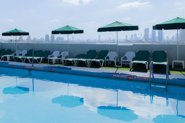 Grand Beach Hotel Tel Aviv | Swimming Pool