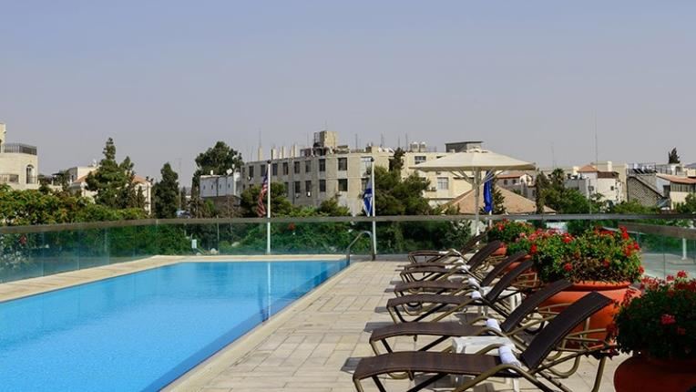 Pool in Grand Court Hotel - pool