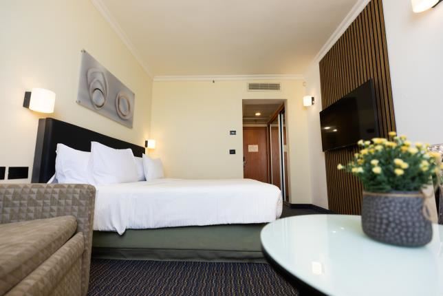 Grand Beach Hotel Tel Aviv | Hotel Rooms