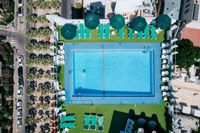 Grand Beach Hotel Tel Aviv | Swimming Pool