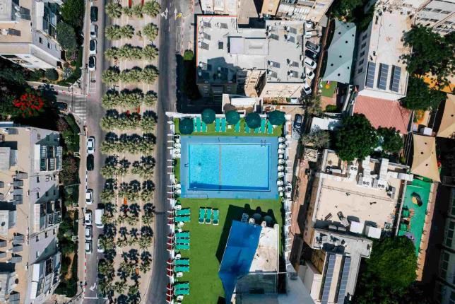 Grand Beach Hotel Tel Aviv | Swimming Pool