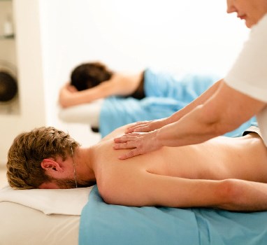 Spa deal
Includes a couples foot massage 
